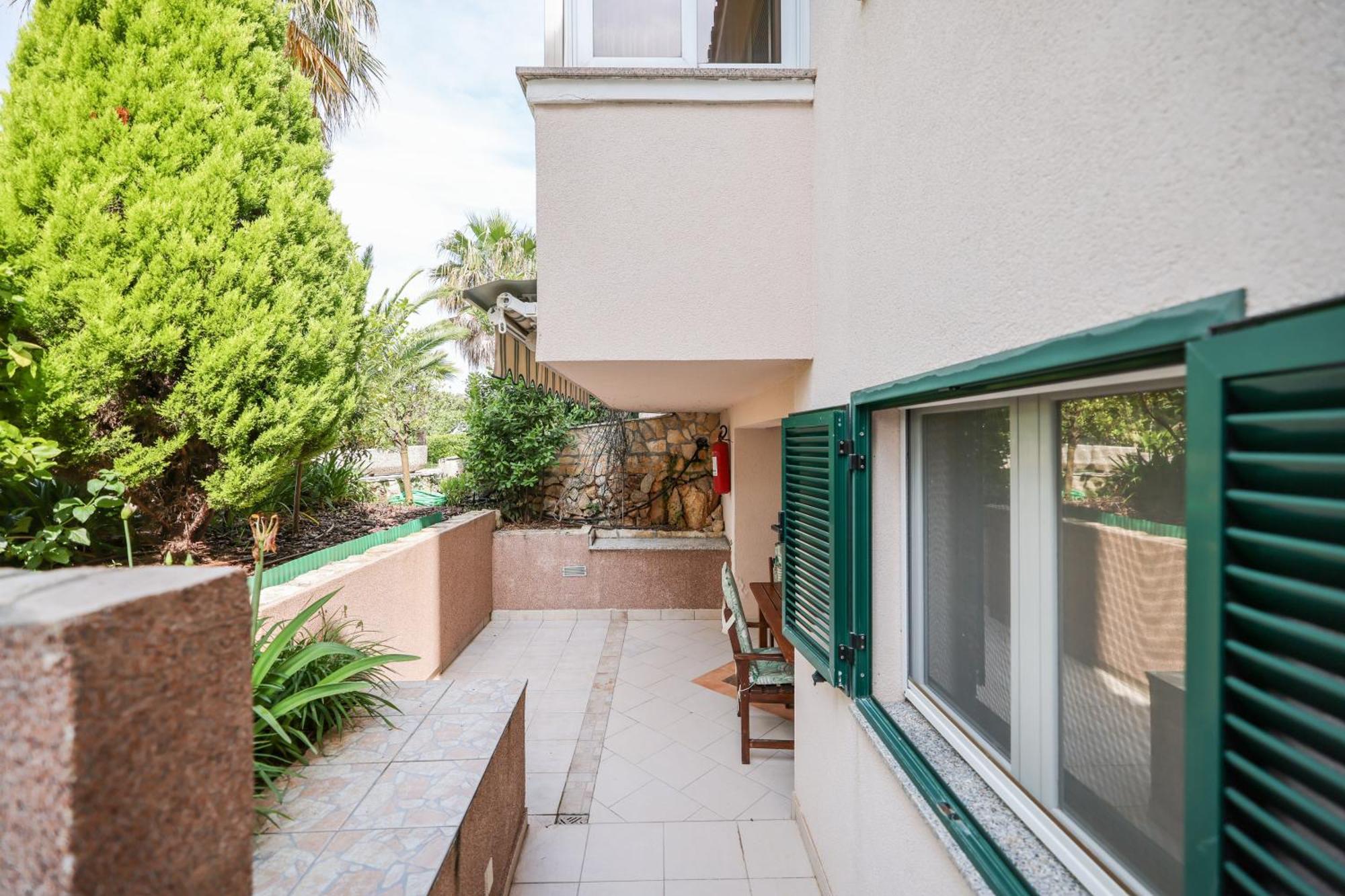Malic Apartment Petrcane